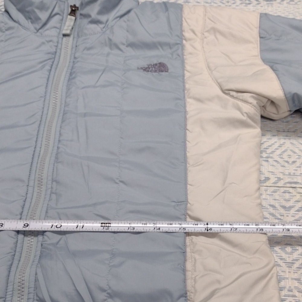 The North Face Women's Blue and Cream Ski Jacket ,Hikin,Snow. - Picture 13 of 16